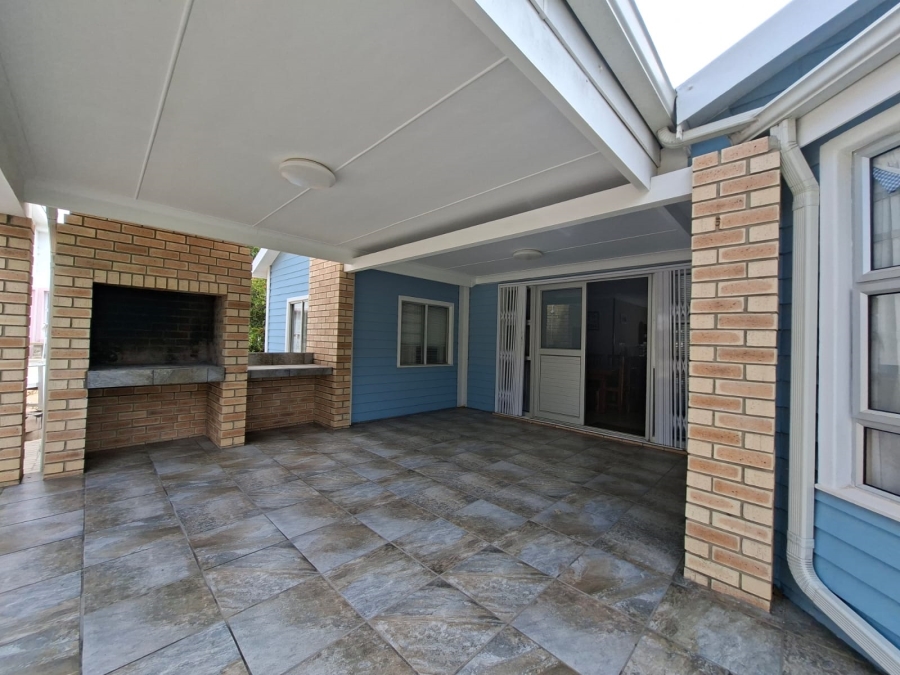 4 Bedroom Property for Sale in Hartenbos Central Western Cape